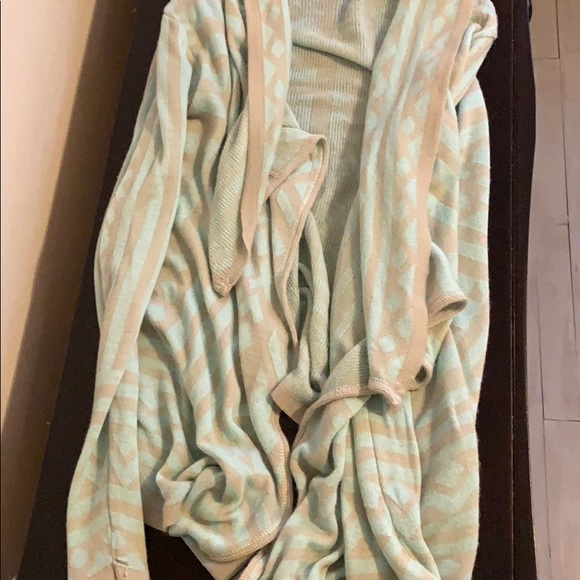 Sweater only - Picture 2 of 3